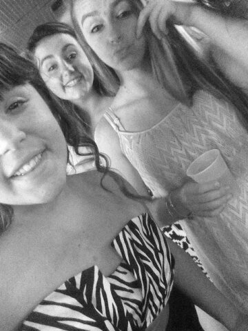 Nikkieepineedaa's profile picture. 