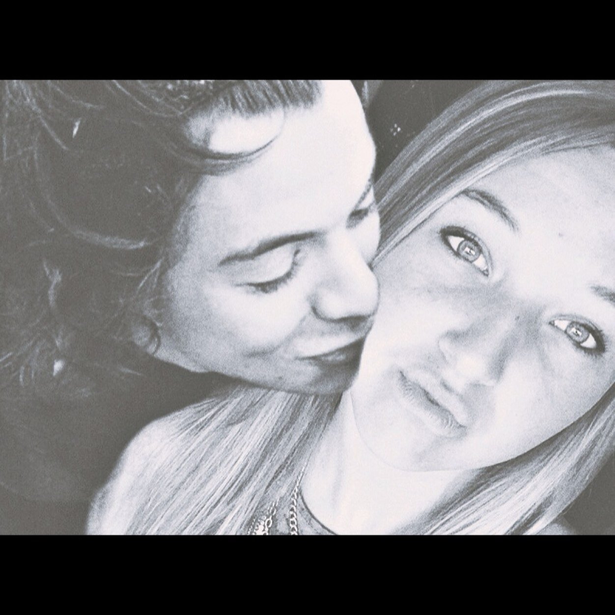 HEY GORG. FREE FOLLOW RIGHT HERE. but please be a doll and follow @nikenixll you wont regret it