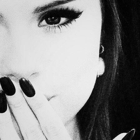 Twitter Officiel de la page Selena Gomez ? My Life ∞, et de sa page de secour Selena Gomez? My Queen. ∞
