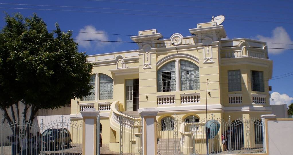 A Escola Estadual Dom Pedro II foi fundada em 1919 e está localizada na Rua das Trincheiras, 53, Bairro de Jaguaribe - João Pessoa (PB). 083 8861-0642