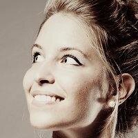 FraDains's profile picture. Chi sono?
Son forse un poeta? 
 No, certo. 
 Non scrive che una parola, ben strana,   la penna dell'anima mia: 
 follia...         Aldo Palazzeschi