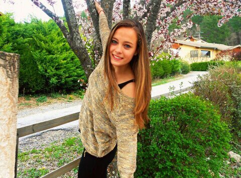 Lucyy_16's profile picture. EmilyVenusClemMoniraj'vs aimes les filles!!