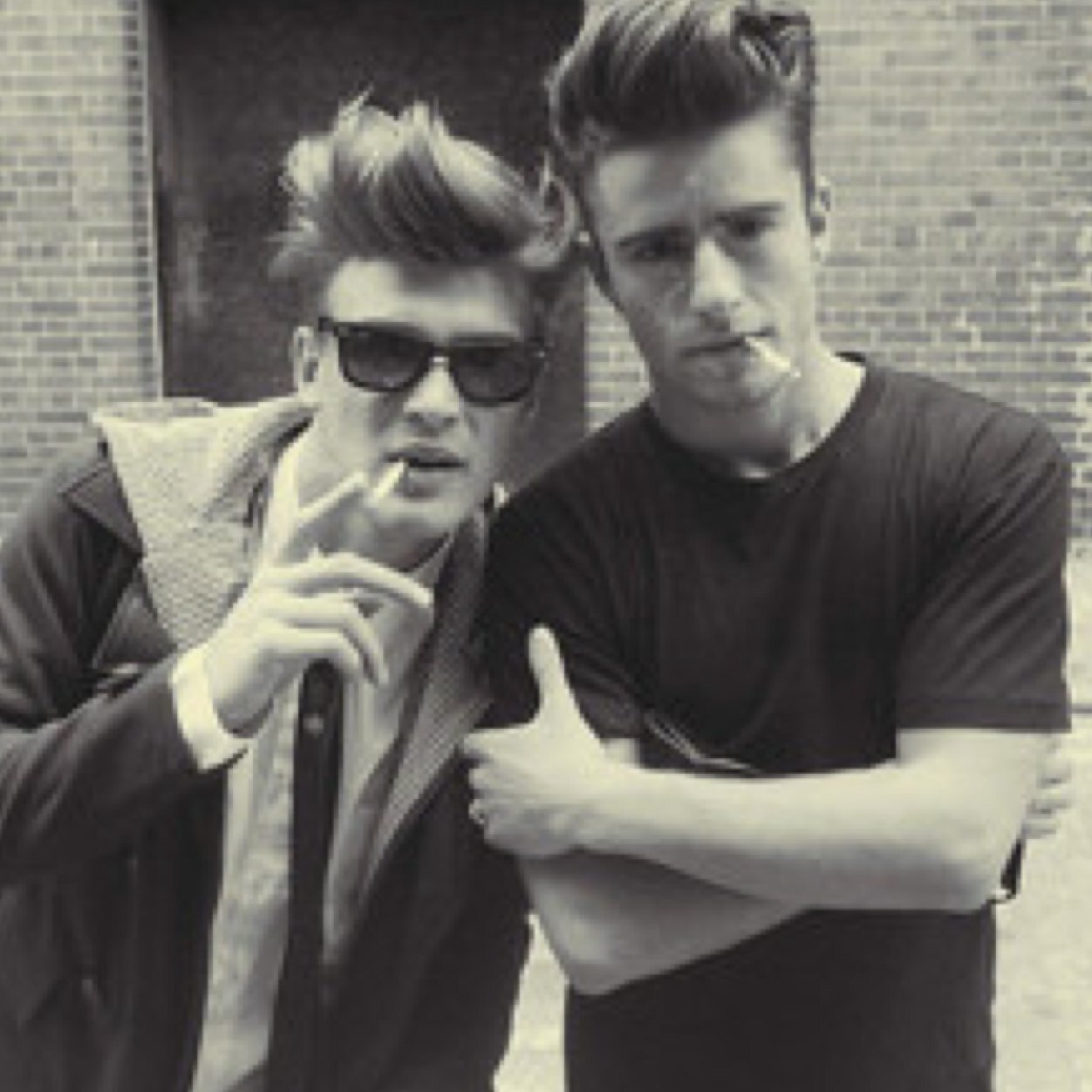 Hi,I'm Dean Walker.I'm 20.I'm student.I live in NYC.My BFF is @MeganCam18