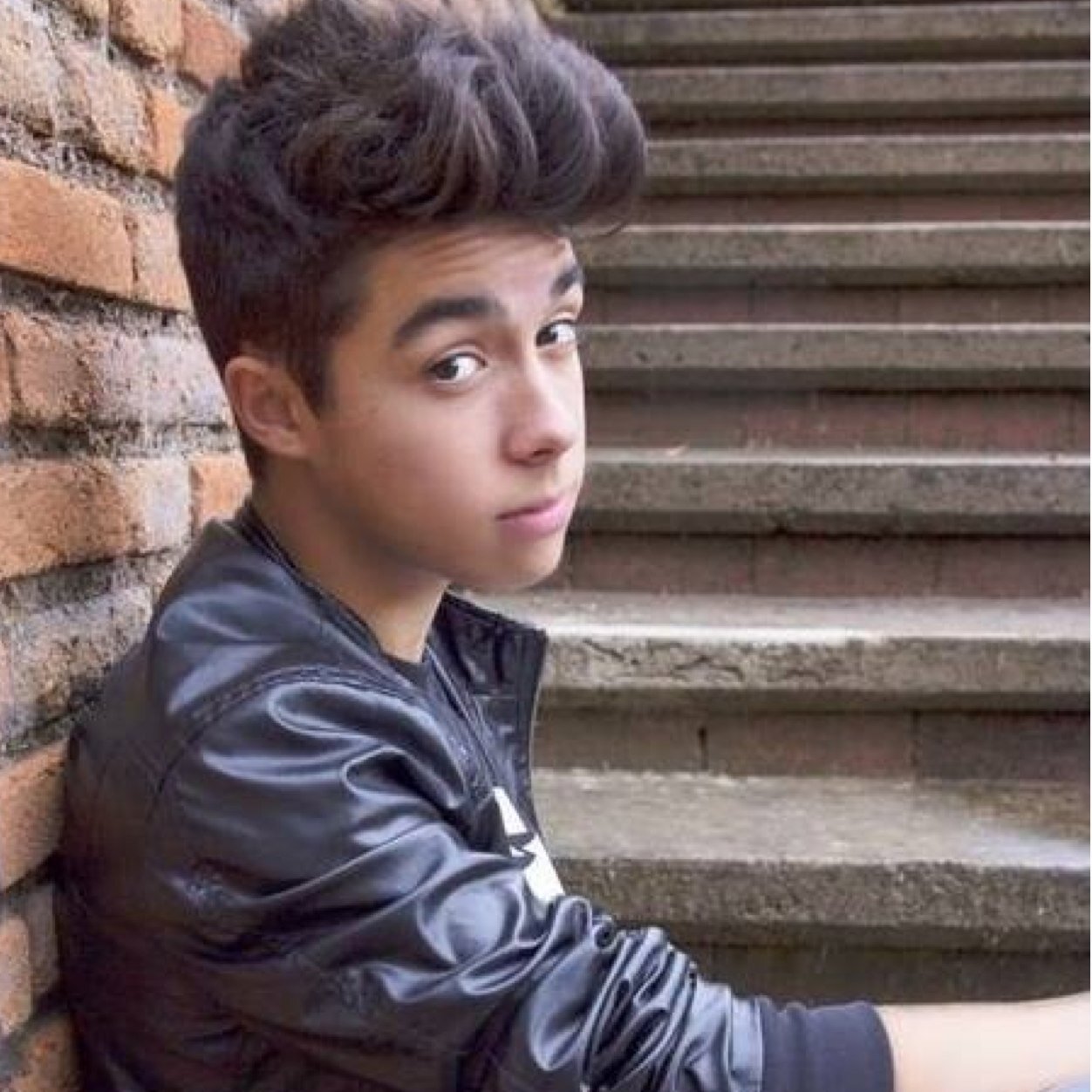 Be yourself , nobody else Cuenta dedicada a @MarioBautista_ ♕Aca el king es otro♕ ¡Mario siguenos!