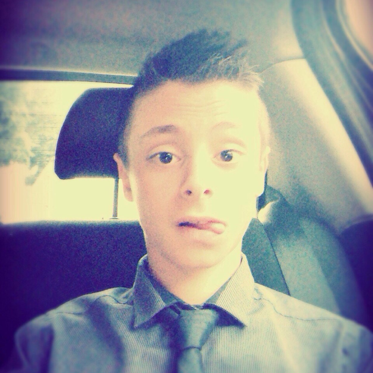 Wazzup Peeps! Gary Here Best Tweets Best Selfies.... I'm The Guy For You - Love Music ❤️ - Love Sports ❤️