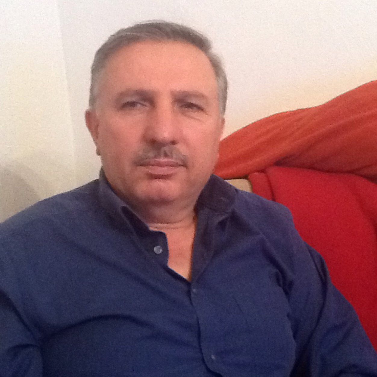 Basbakanimiz insallah cumhurbaskani secilirse yerine basbakan olarak kendisi gibi dik konusan hüüseyin celiki yakistiriyorum desteklemenizi istiyorum