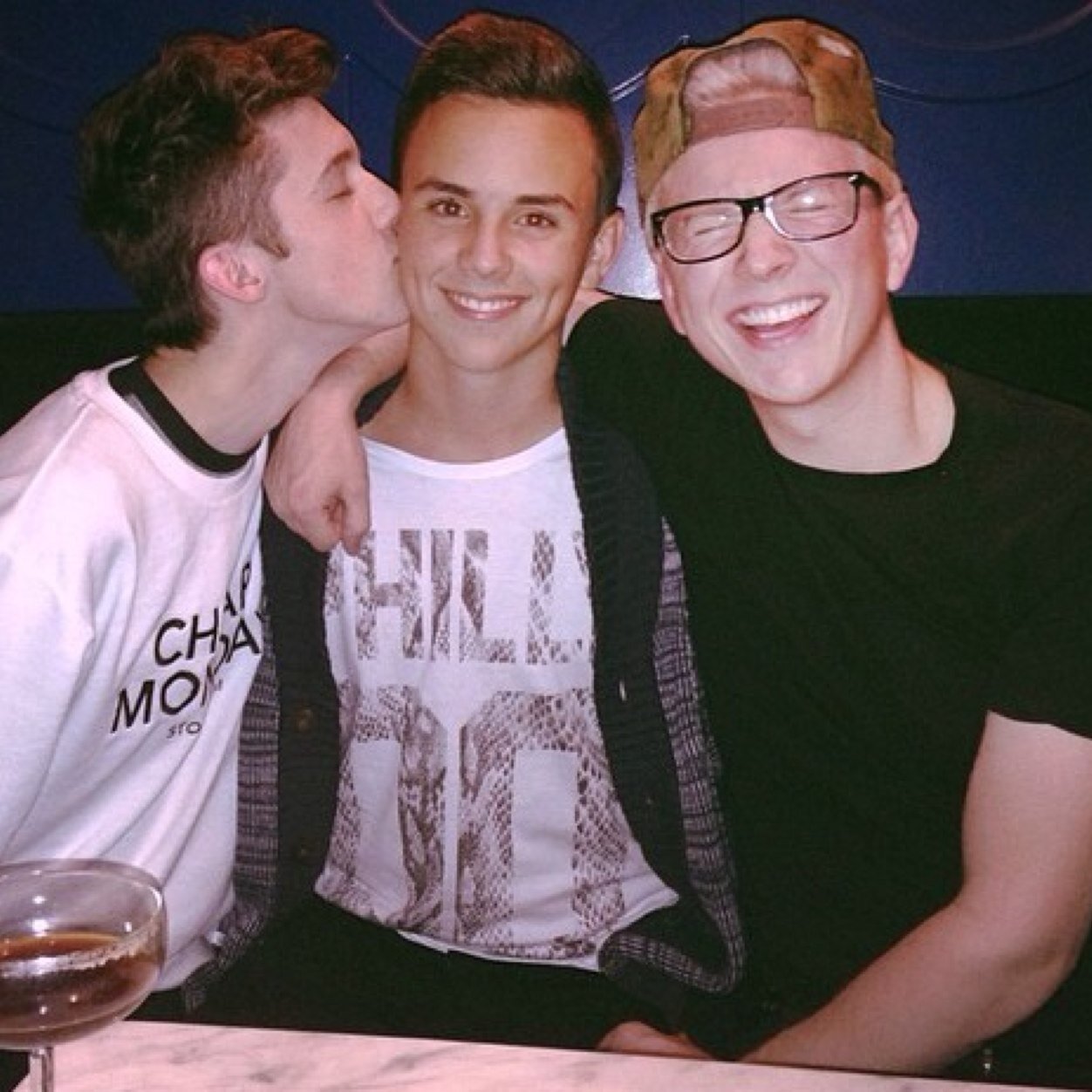 This is a free follow! Please go follow @Troyler_4life! Thanks to those who do! Follow back to those who ask 100%!!