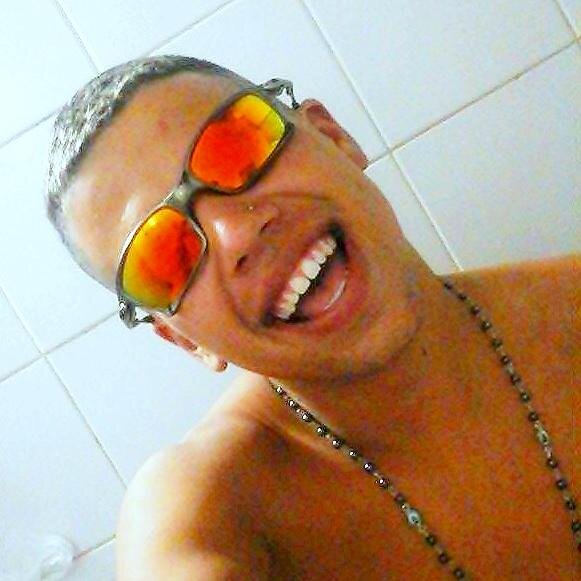 Humildade & Disciplina sempre. Respeito & Admiração a gente conquista. Tα lendo αindα ?Então gostou Me segue .Amo as Autenticas .