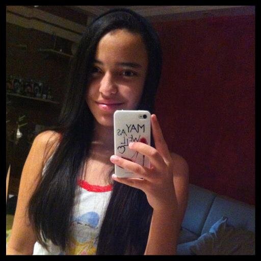 Toda pessoa deveria ser aplaudida de pé pelo menos uma vez na vida, porque todos nós vencemos o mundo.