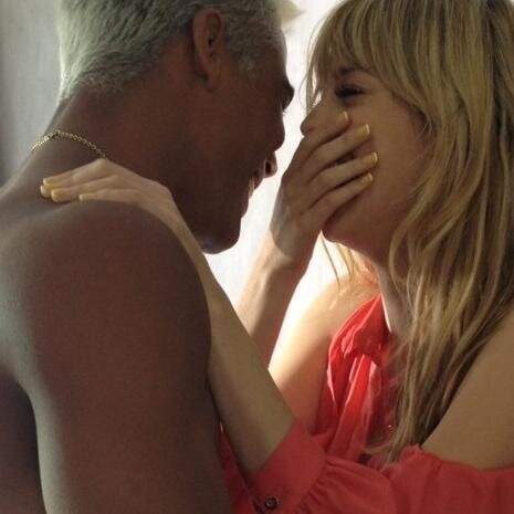 EuAmoVocêsAssimSemVírgulasSemEspaçoESemPontoFinal      @sophiaabrahao  ❤ @MicaelBorges_                                                         Desde 23/09/2012