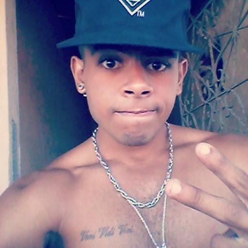 Amoo academia, praia cinema e futebol ;]