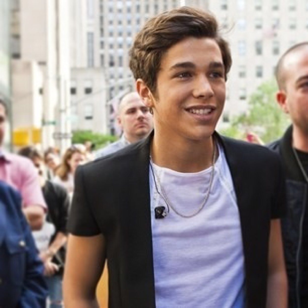 ugirlaugust19th's profile picture. PLEASE RETWEET THE LINK!!