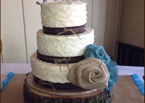 Cuppy Cakes Bakery offering gourmet cupcakes and custom cakes