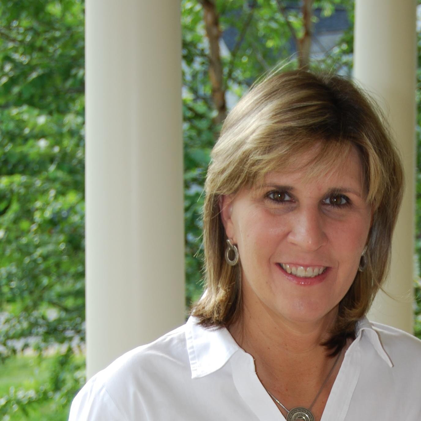 Wife, mother, works at WJCC Public Schools, graduate of Auburn University. WDE!