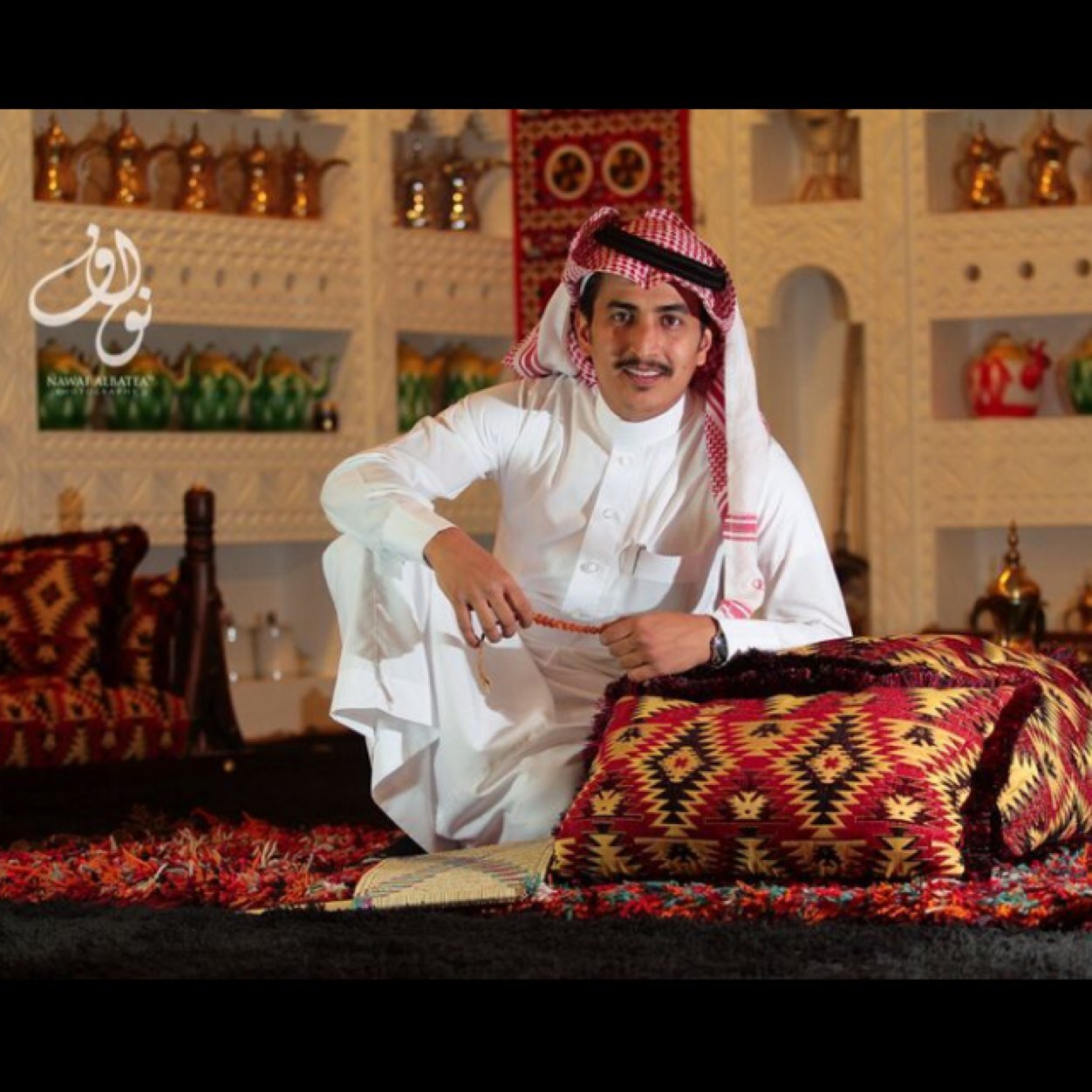 دار بها ربعي اسود ومناعير@@@اخوان بيضا لابتي وراس مالي @@@ نسل الرزانا مكرمين المباهير@@@ اهل السيوف الحدب لاجا مجالي