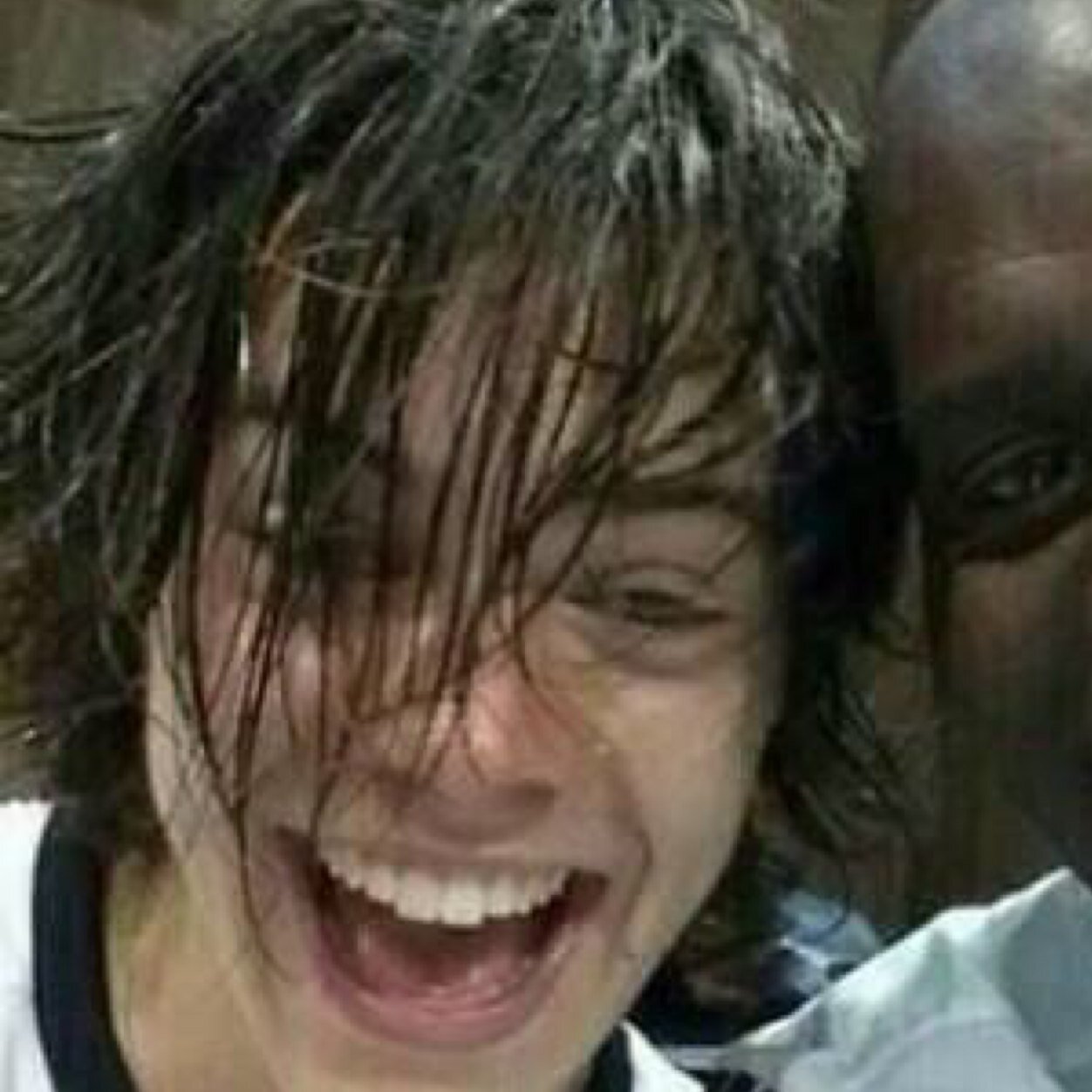 Free follow cos ily maybe follow @Iesharrysty ? Il follow back on that account