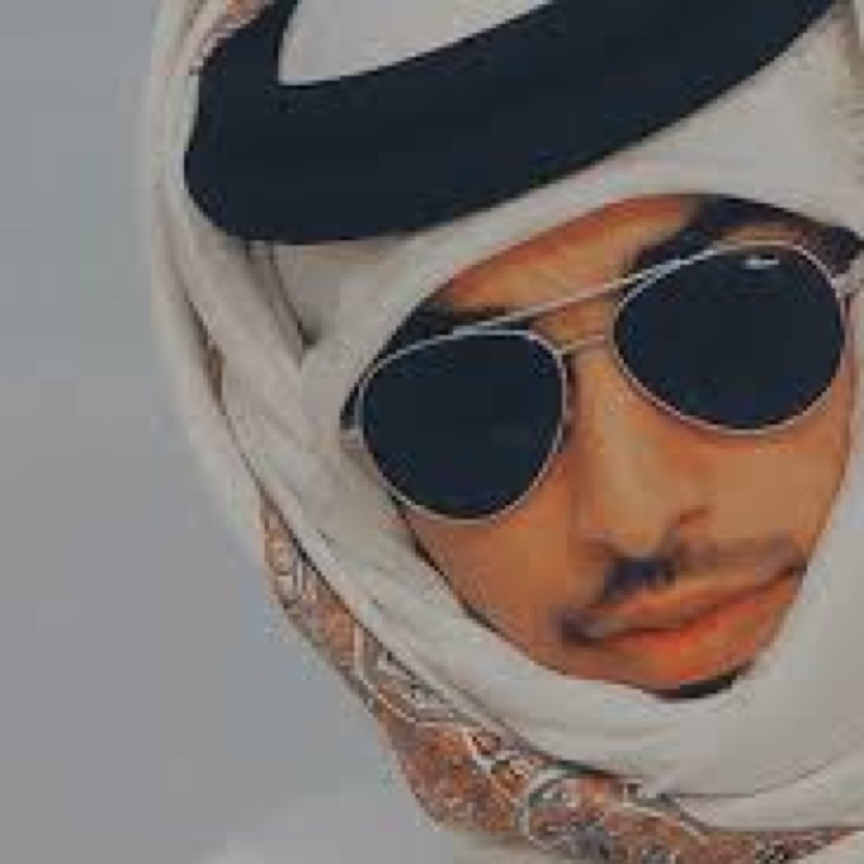 مُتفائل | أرى أن أدوات النجاح بين يديك فقط حركها قليلاً لتنجح .!