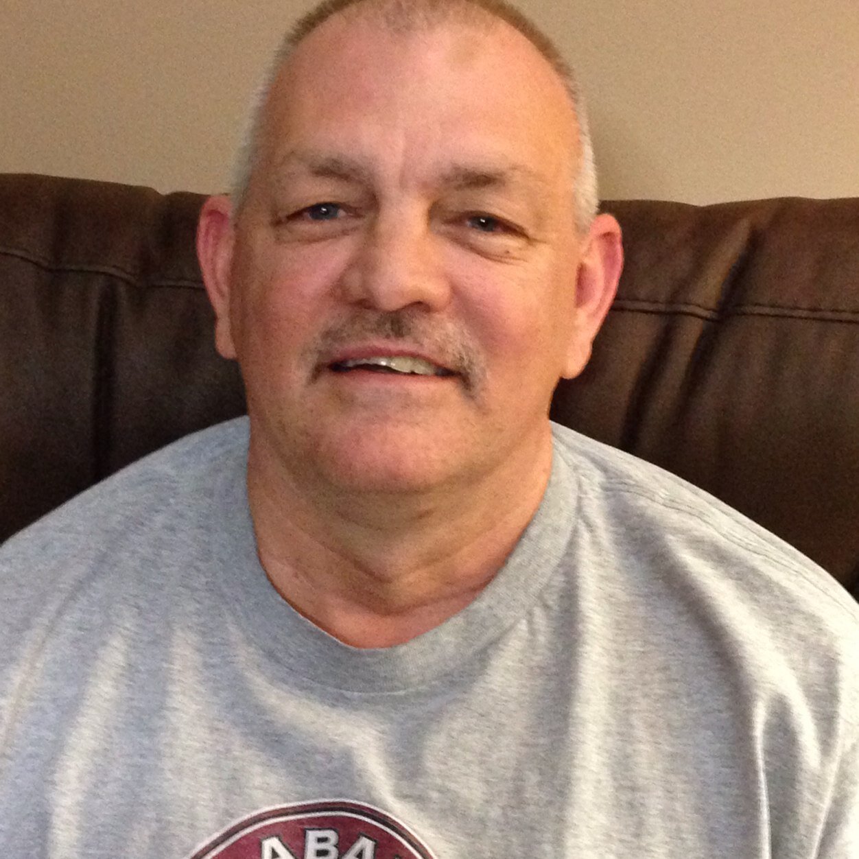 fulltiderising's profile picture. 