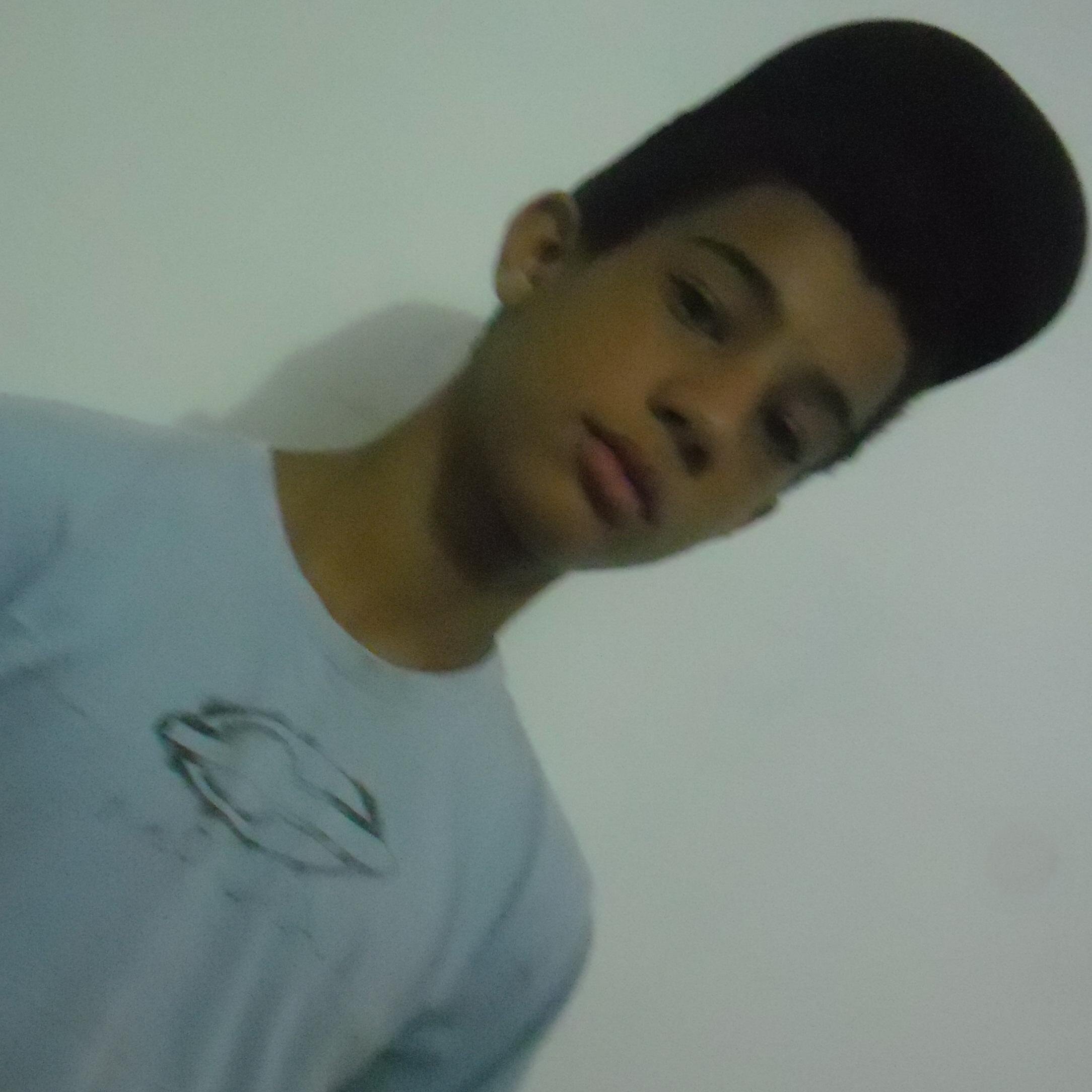 Amo Futebol,Pizza e Praia ;)