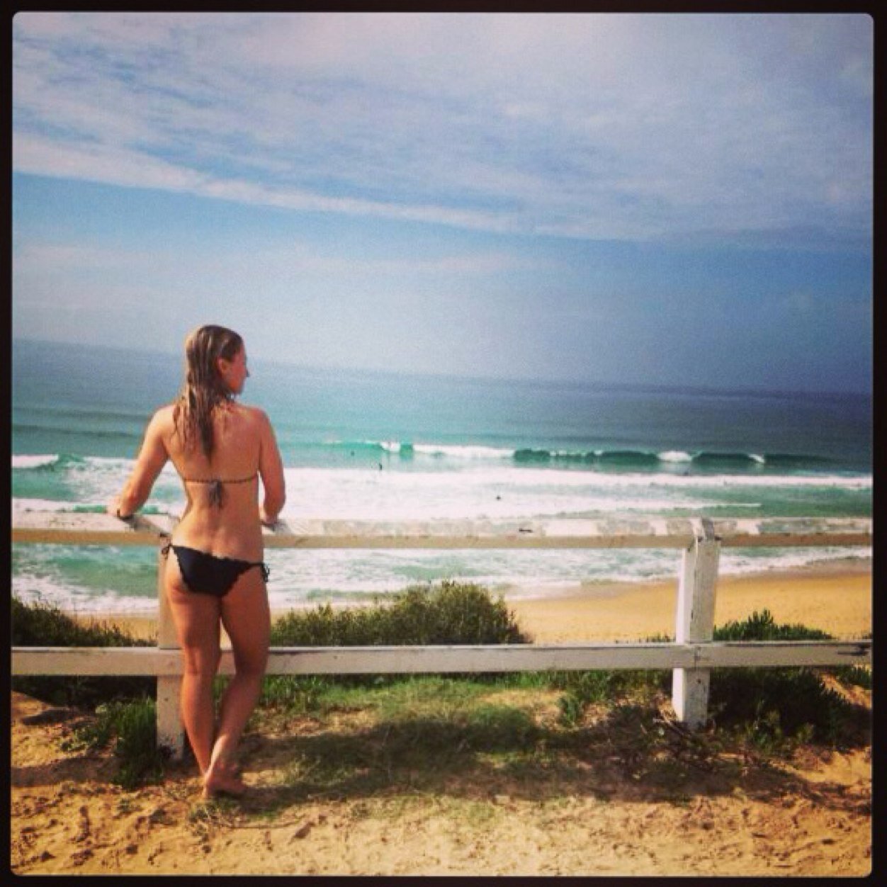 Lover of sun, surf and earth, nature junky and passionate about self empowerment, healing and mastery.