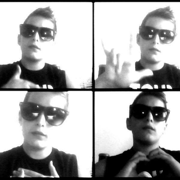 vivo mi vida  y soy feliz en twitter con los mejores twits