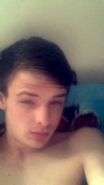 loves weed happy guy all the time love everyone 3