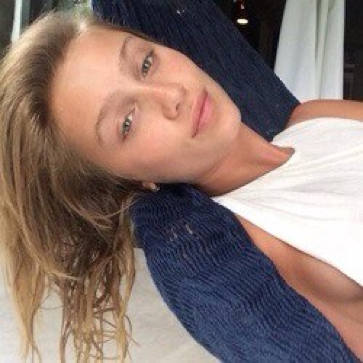 itscrusso's profile picture. you should want a bad bitch like this