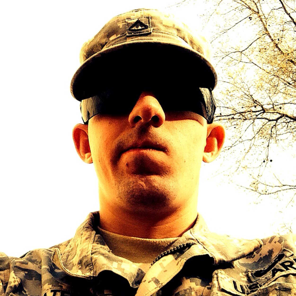 Your local badass. Army husband, intense gamer, RedleggedKnight gamertag!, grammer nazi! I'm into a lot of shit but mainly my world, my wife :)