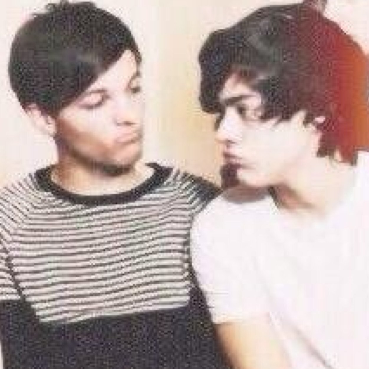 follow @dxisychainhaz & @divergxntlouis bc they gave you this free follow, ask for a folow back on there :) ily
