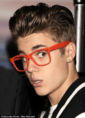 My friend Helien,Nermeen and Lucy! I love u Justin Bieber