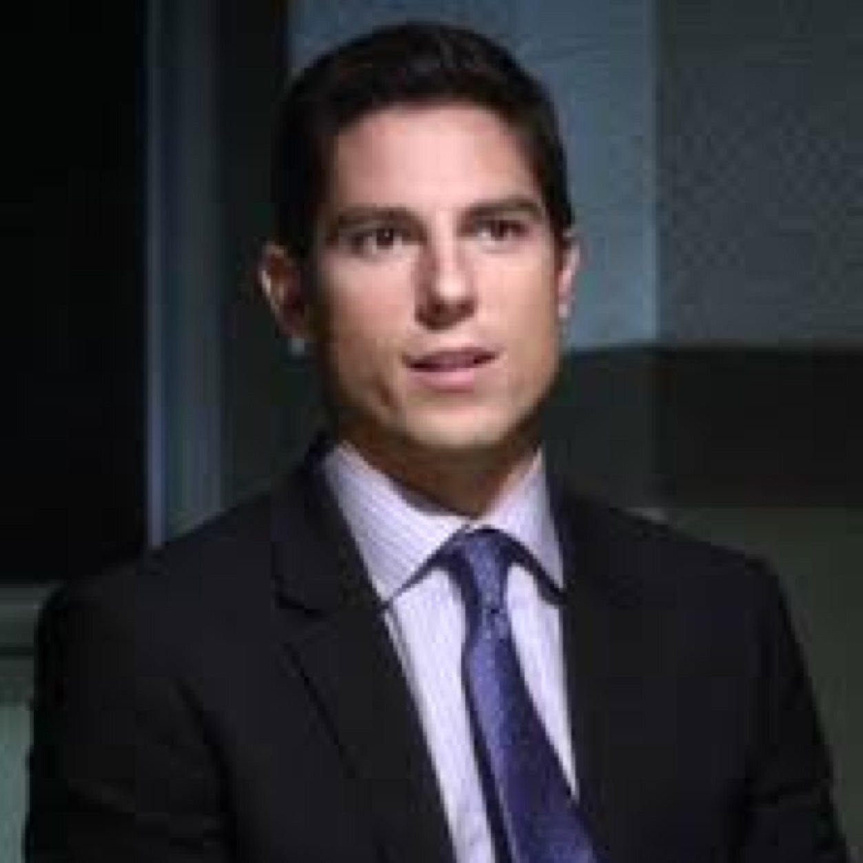 My Names Gabriel Holbrook im a detective of the Rosewood Pd claimed by : @CatWomanJenna