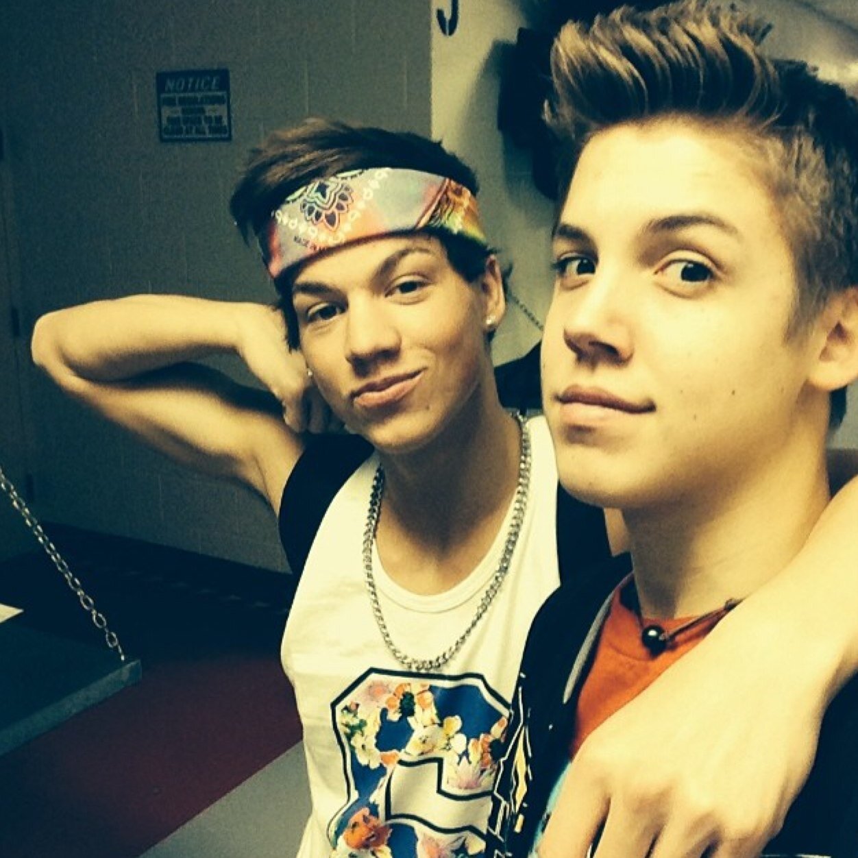 magcon is life without it i would be nothing follow me i follow back oh and btw matthew is mine so back off!!:) 0/12 :(
