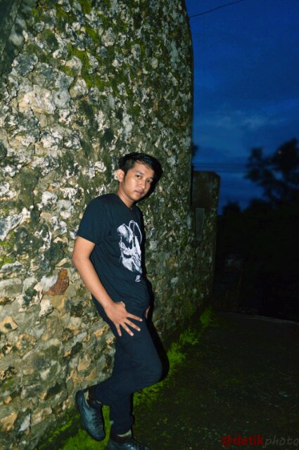 dhanybully's profile picture. Sometimes, no matter how many people around you, you feel lonely.  Just because you hope that you love him in the side||pin 2675045D