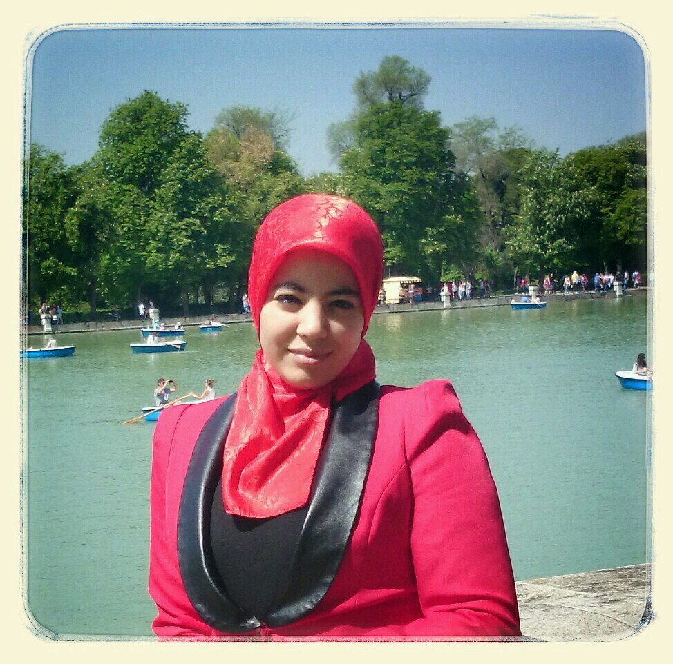Academic researcher, certified EFL teacher, mother and lover.