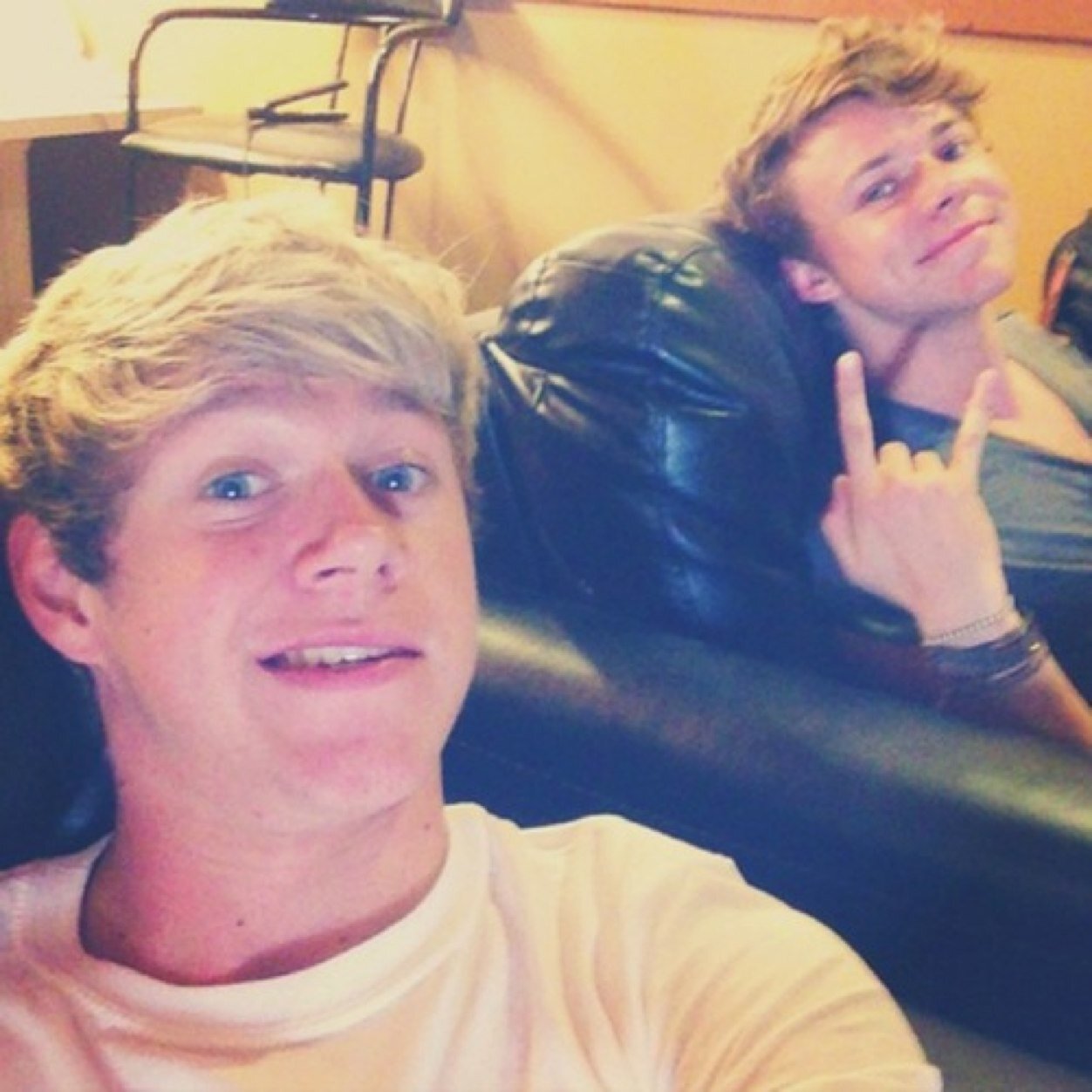 dont follow back just follow @fingeredniall
