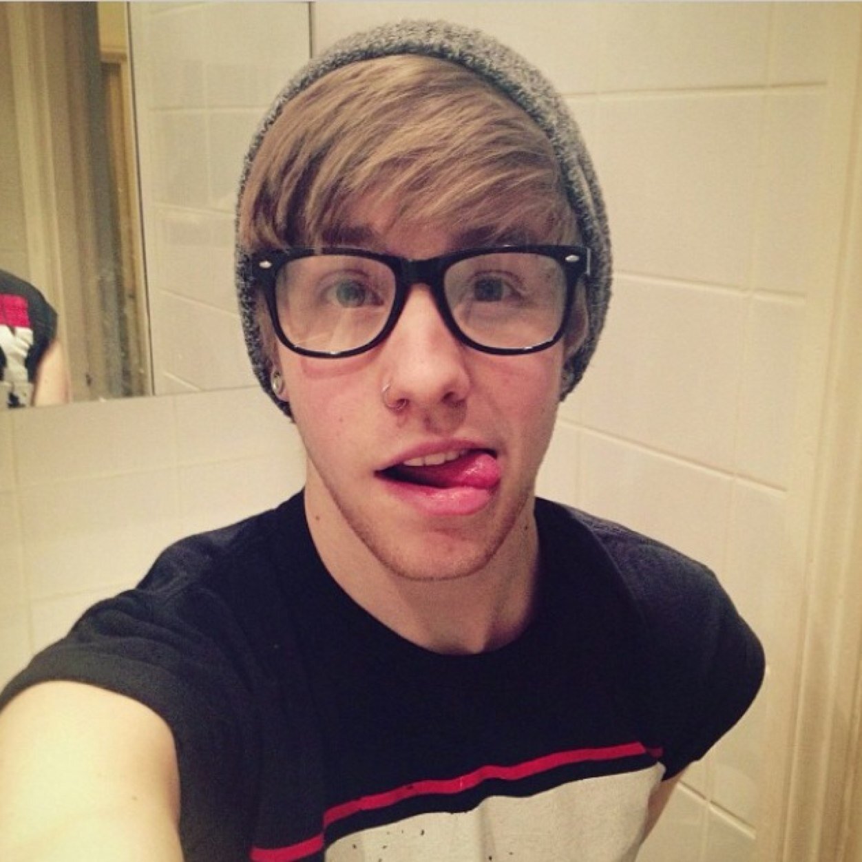 If you see this tweet me 'Superman' || rp single