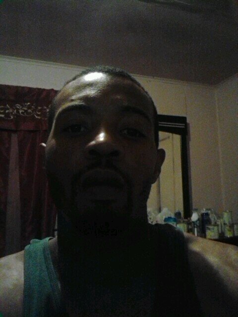 IM 63 IM LIGHT SKINNED I HAVE A SON 4 YEARS OLD NAME JAIDEN I LIVE IN LAKESIDE KINGZ SHREVEPORT LA