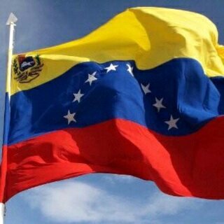 mujer orgullosa de ser venezolana, abogada,amo a mi pais. Todos unidos lograremos la paz y el bienestar que merecemos