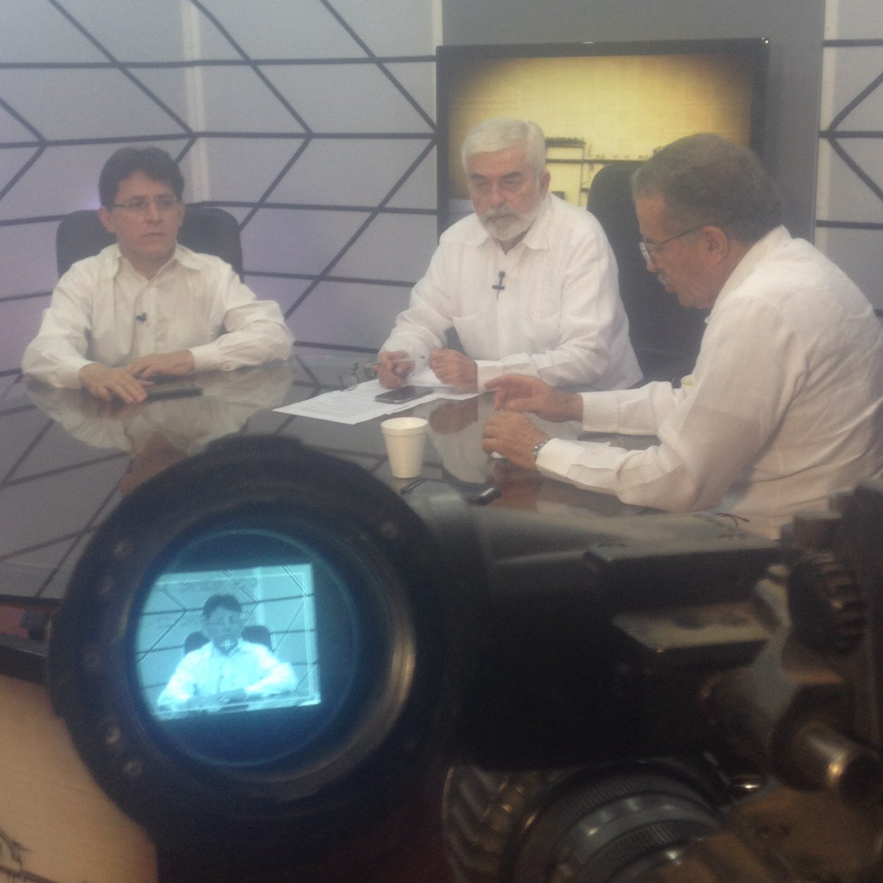 Empresario radiofónico... Promotor de la apertura en medios...