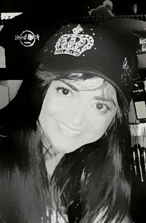 cilenezaar's profile picture. 