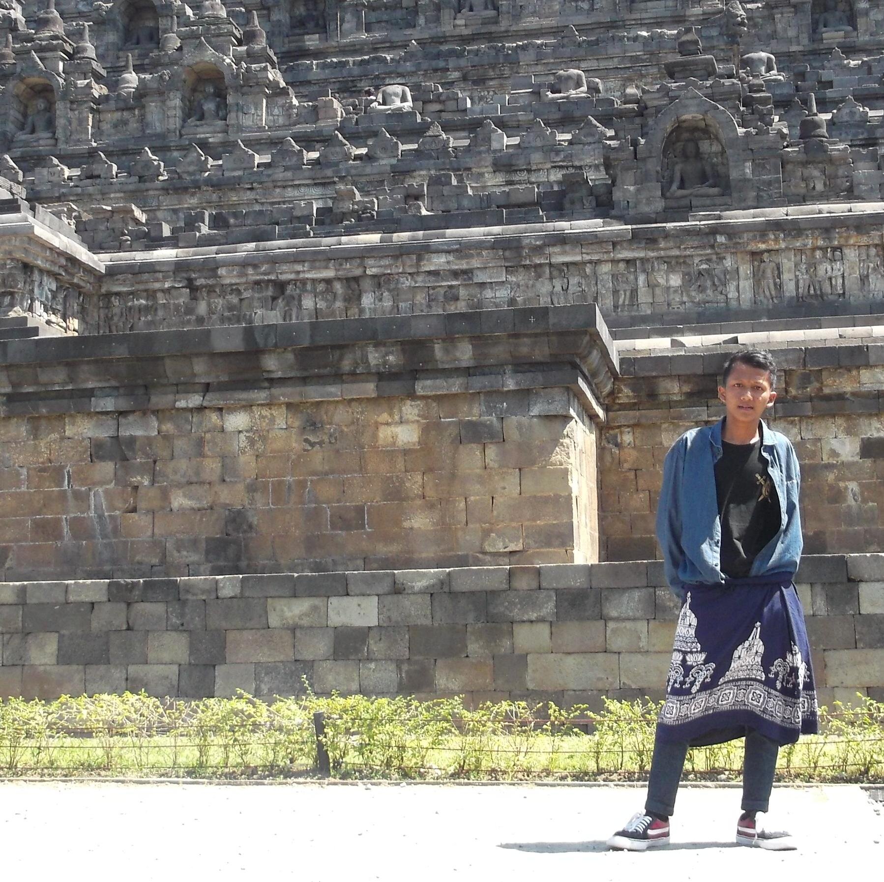 madeisbulloh's profile picture. 