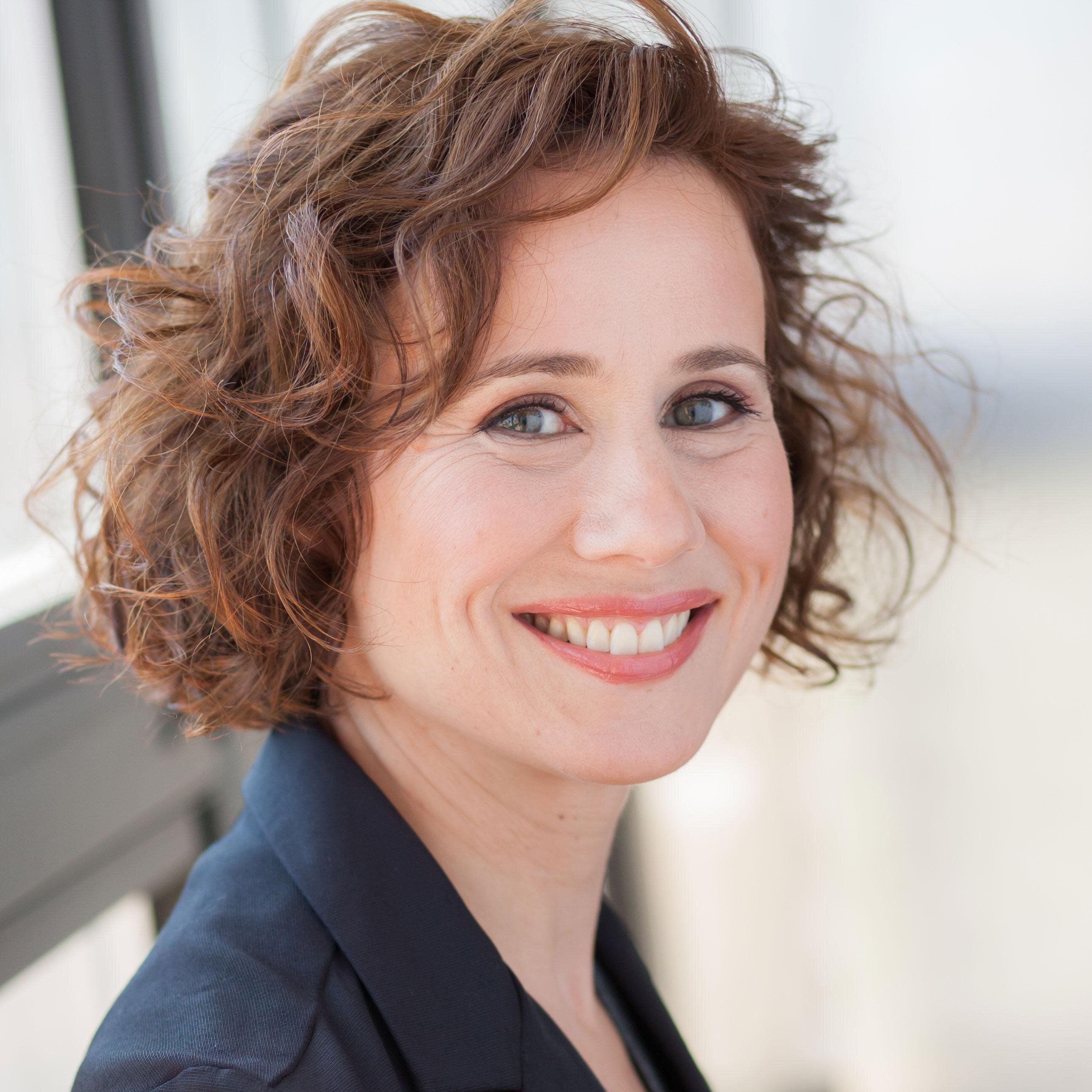 Actor, Writer, Producer of one-woman shows IRENA SENDLER: RESCUING THE RESCUER and Austro-Hungarian family trilogy: LILIA!, A TIME TO DANCE, FELICITAS.
