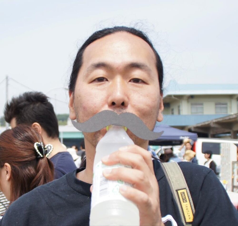 いろいろな意味でがけっぷちの毎日を送っている、IT系ベーシスト。料理が好き。