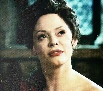 Hija de un molinero colmada de suerte...¿suerte? no, yo soy mucho más. Con Rumple aprendí a convertir la paja en oro, sin que suene mal. - #RolLibre #OUAT