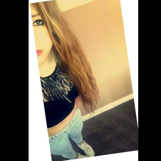 you creep my tweets? it's okay just give them a favour or maybe a retweet ✌