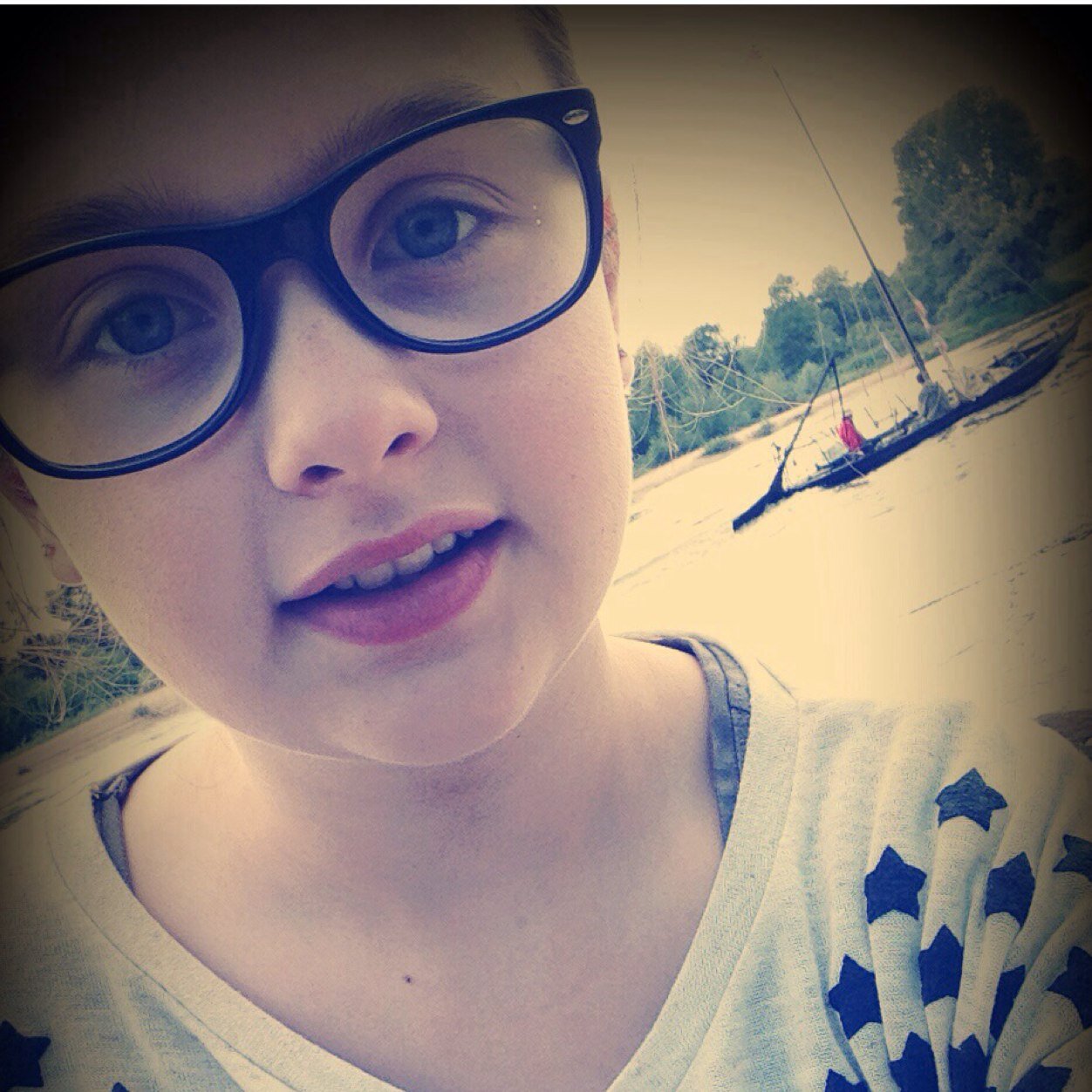 ___jeanne__'s profile picture. Romy ma #rt 2fois et #rep 1fois 25/12/13 ❤️ marine le plus beau jour de ma vie 16/11/10 je t'aime meilleure ❤️