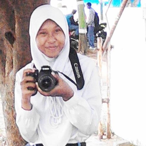 Aku Adalah Aku ,,Aku Bukan Kamu Dan Kamu Buka aku ,, Aku Ingin Jadi diriku sendiri bukan dirinya orang lain
ManJaddA wAjAda