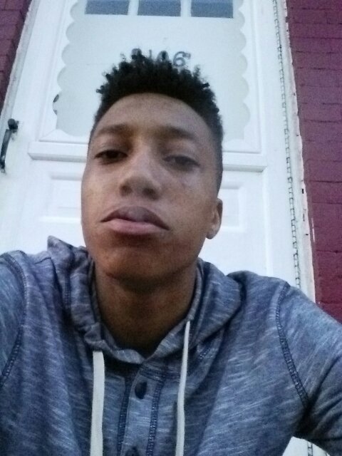 real niggas they feeling me cause im in the trenches where they be