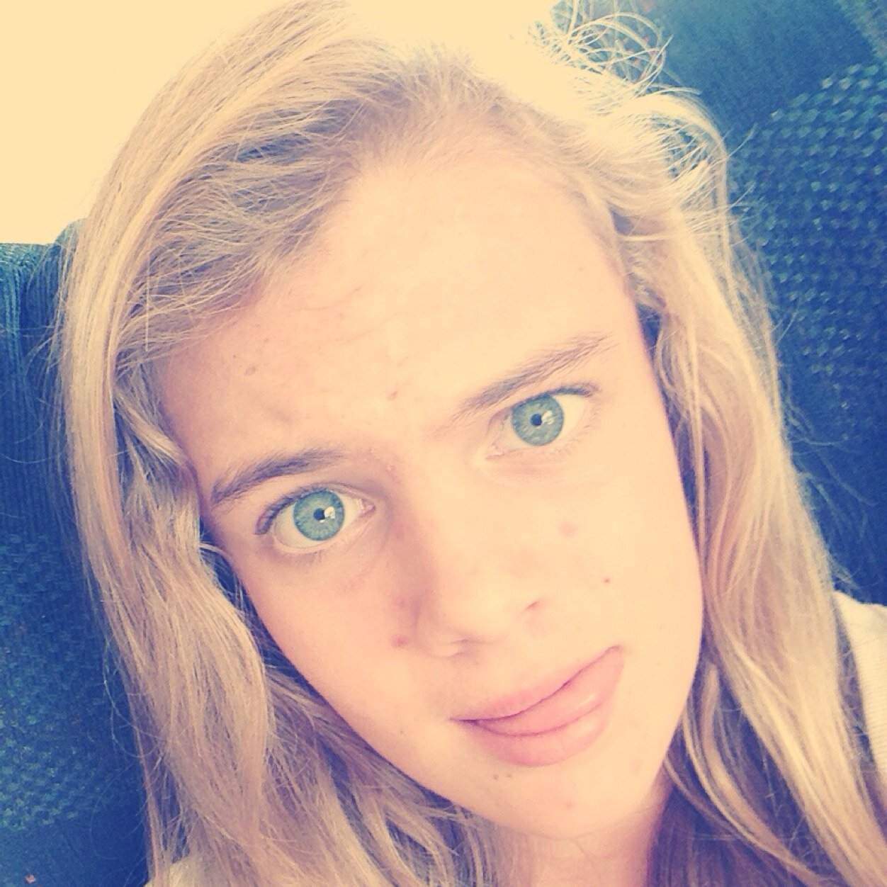 Directioner-0/5 
Follow me for a follow back