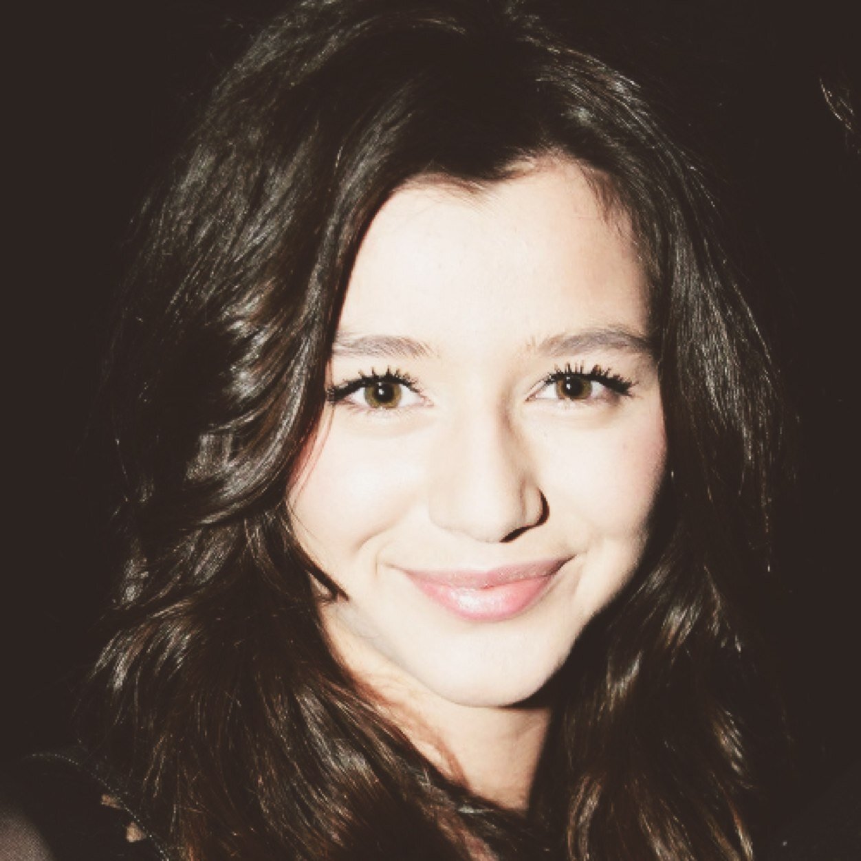 CaldericFacts's profile picture. An acc dedicated to Eleanor Calder. Live News, Pics, Facts and Videos in my favourites. - Emily Calder follows.